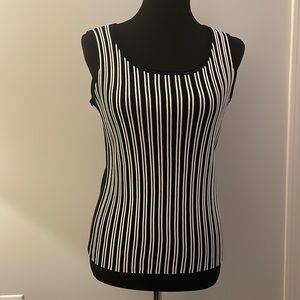 Stunning NEVER WORN knit ribbed tank from St John!